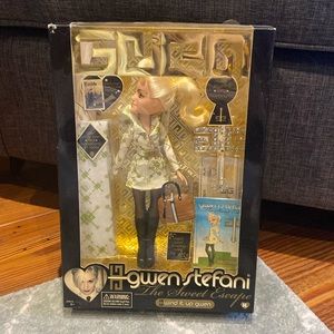 BNIB Wind it Up Gwen Stefani Doll